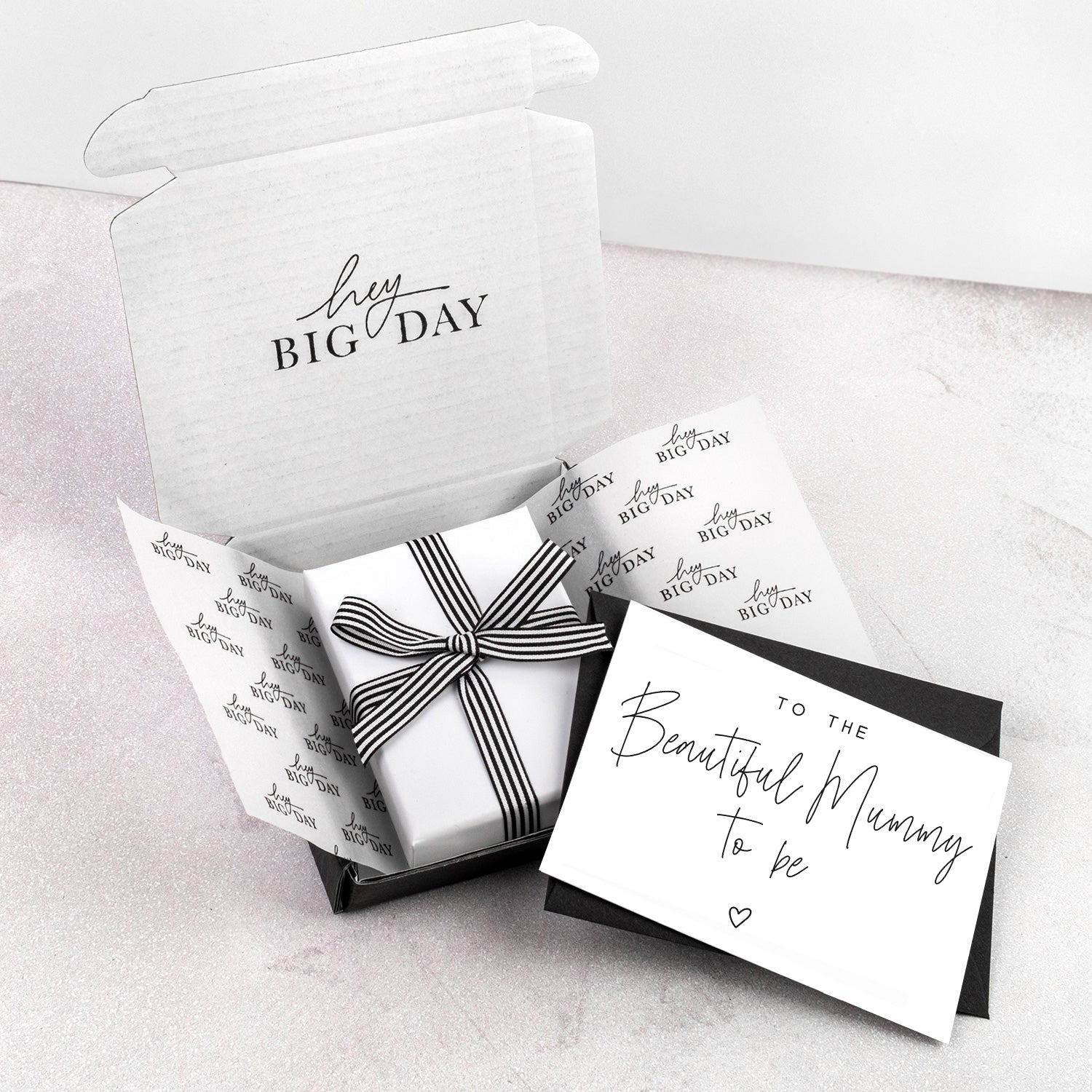 Gift Wrapping - "To the beautiful mummy to be ♡"